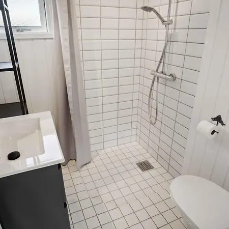 بيت للعطل Beautiful Summer House For 8 People And 2 Dogs *