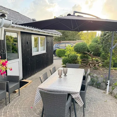 Beautiful Summer House For 8 People And 2 Dogs بيت للعطل