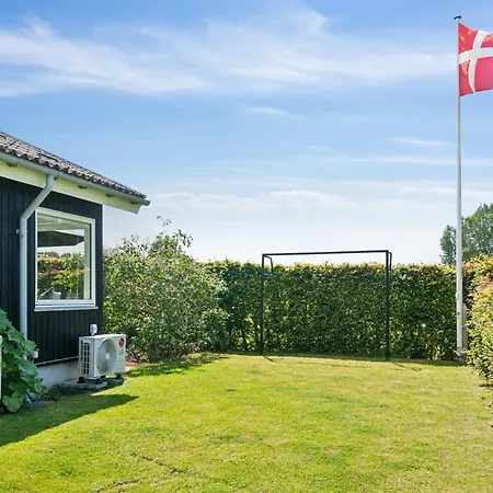 Beautiful Summer House For 8 People And 2 Dogs * Karrebæksminde