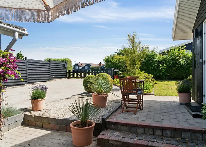 Beautiful Summer House For 8 People And 2 Dogs * Karrebæksminde