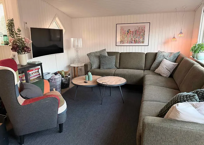 Beautiful Summer House For 8 People And 2 Dogs Karrebæksminde