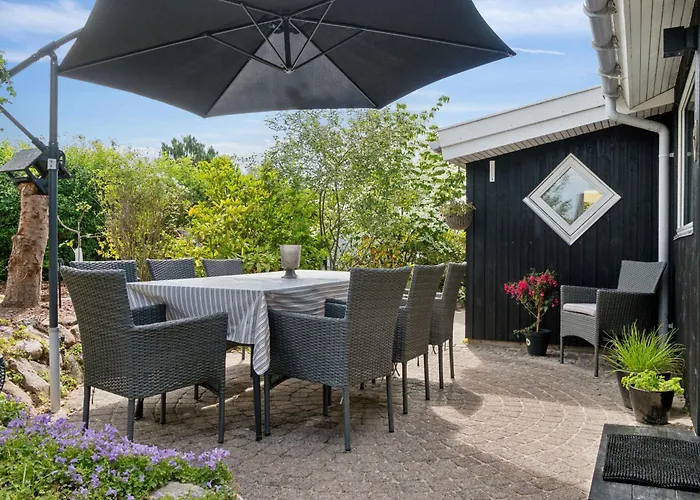 Beautiful Summer House For 8 People And 2 Dogs * Karrebæksminde
