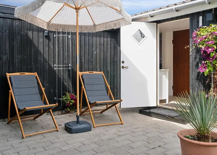 Beautiful Summer House For 8 People And 2 Dogs * Karrebæksminde