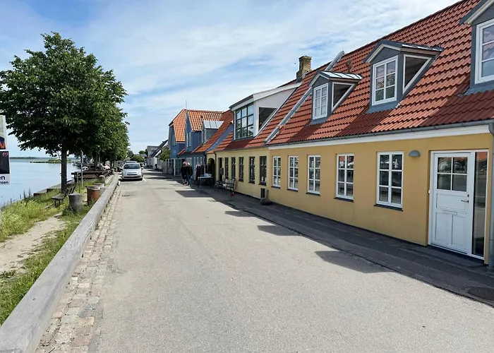 Beautiful Summer House For 8 People And 2 Dogs *
